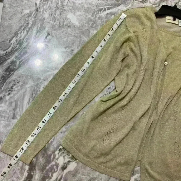 Jaclyn Smith Sweater Womens Medium Beige Gold Long Sleeve Sweatshirt 74% Silk - Picture 8 of 11